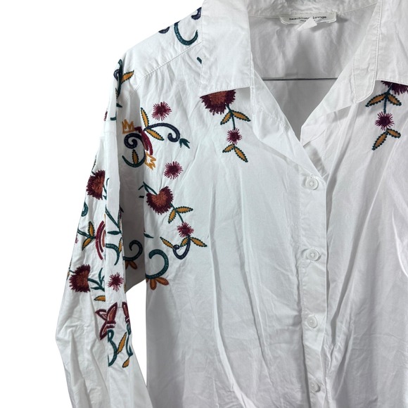 Beachlunchlounge Shirt Womens Medium White Embroidered Floral Button Up Boho Top - Picture 3 of 8